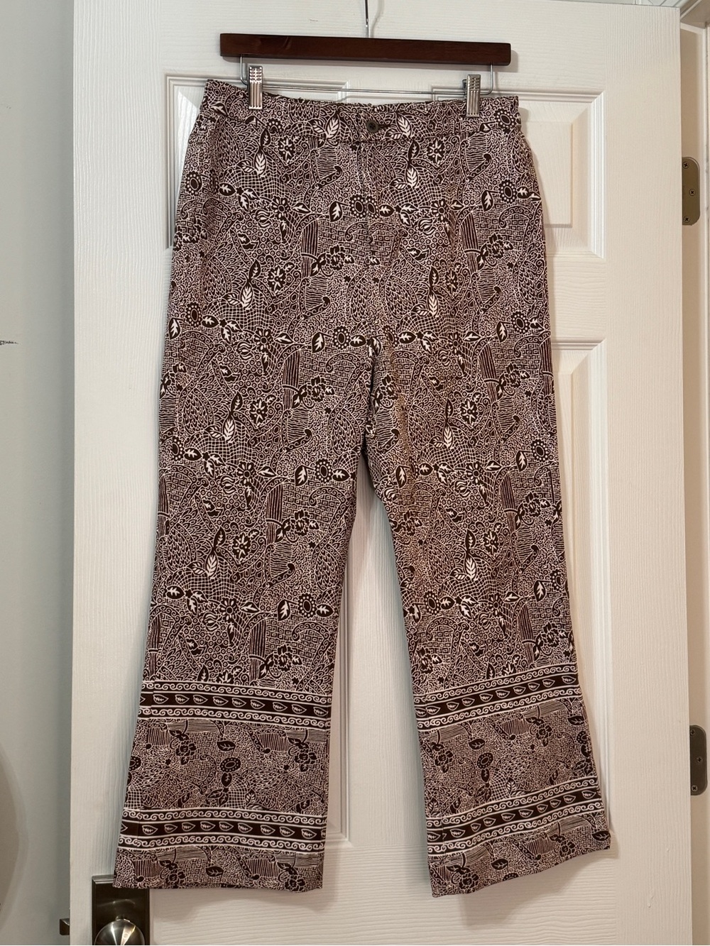 Julia Amory Babe Batik brown pants